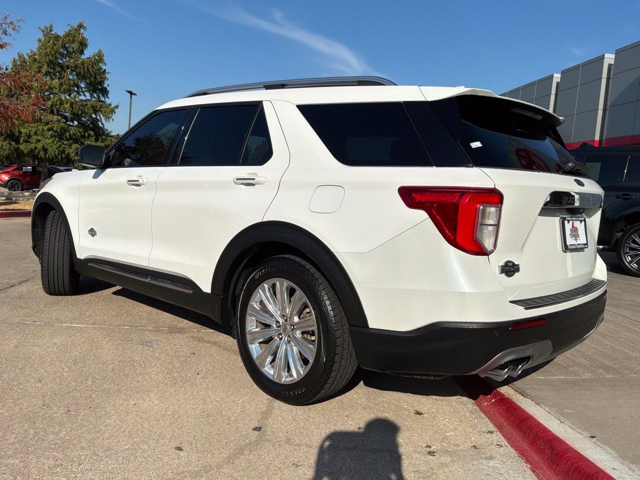 Used 2022 Ford Explorer King Ranch RWD image 8