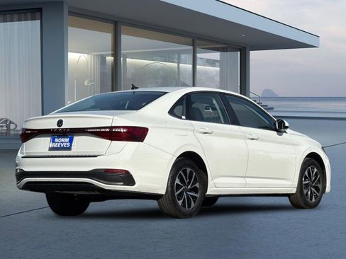 Used 2025 Volkswagen Jetta S image 4