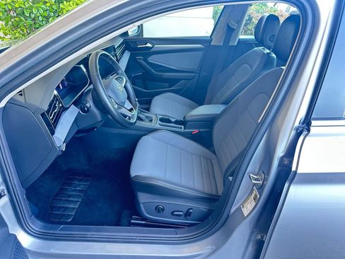 Used 2025 Volkswagen Jetta SE image 27