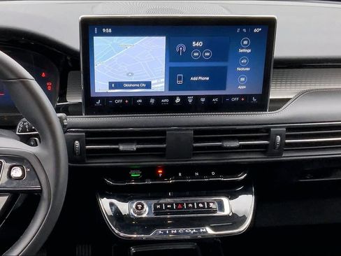 Used 2024 Lincoln Corsair FWD image 7