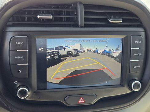 Used 2023 Kia Soul LX FWD image 17