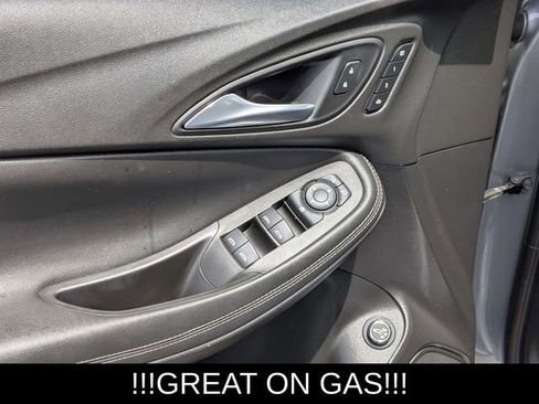 Used 2021 Buick Encore GX Essence w/ Experience Buick Package FWD image 15