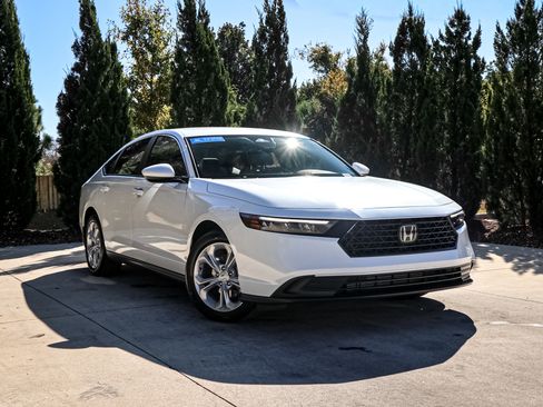 Certified 2024 Honda Accord LX image 2