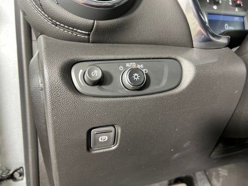 Used 2024 Chevrolet Blazer LT FWD image 16