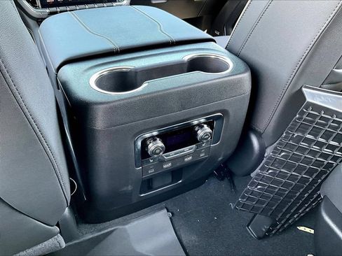 New 2026 GMC Yukon XL Elevation w/ Elevation Premium Package AWD/4WD image 19