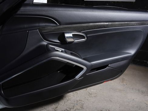 Used 2015 Porsche 911 Turbo S image 29