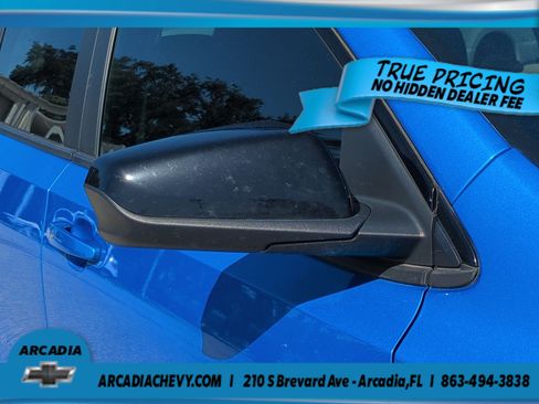 Used 2024 GMC Terrain SLE w/ Driver Convenience Package FWD image 11