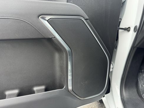 Used 2025 GMC Sierra 1500 SLT image 13