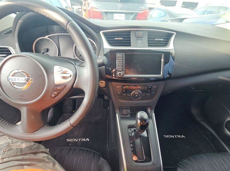 Used 2019 Nissan Sentra SV FWD image 3