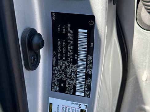 Used 2024 Toyota 4Runner TRD Off-Road Premium image 34