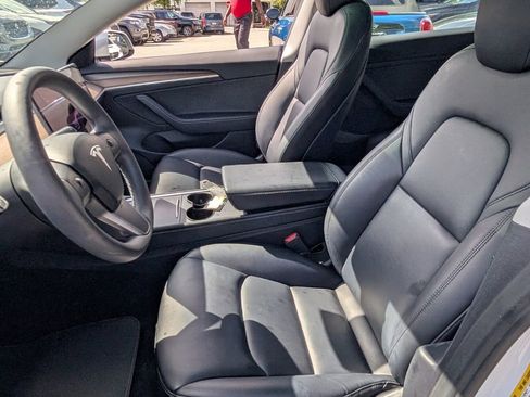 Used 2023 Tesla Model 3 Standard Range image 10
