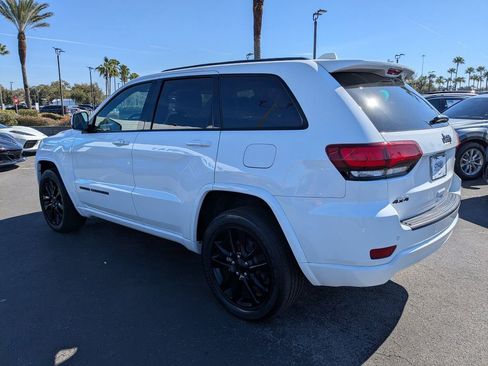 Used 2021 Jeep Grand Cherokee Laredo X image 6