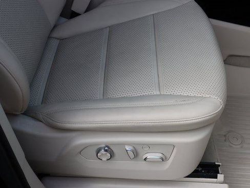 Used 2021 Cadillac Escalade Premium Luxury Platinum image 34