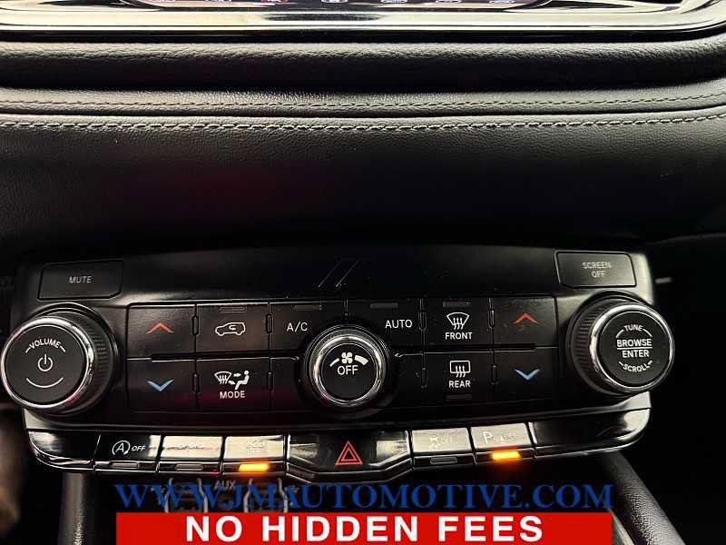 Used 2022 Dodge Durango SXT w/ Blacktop Package AWD/4WD image 27