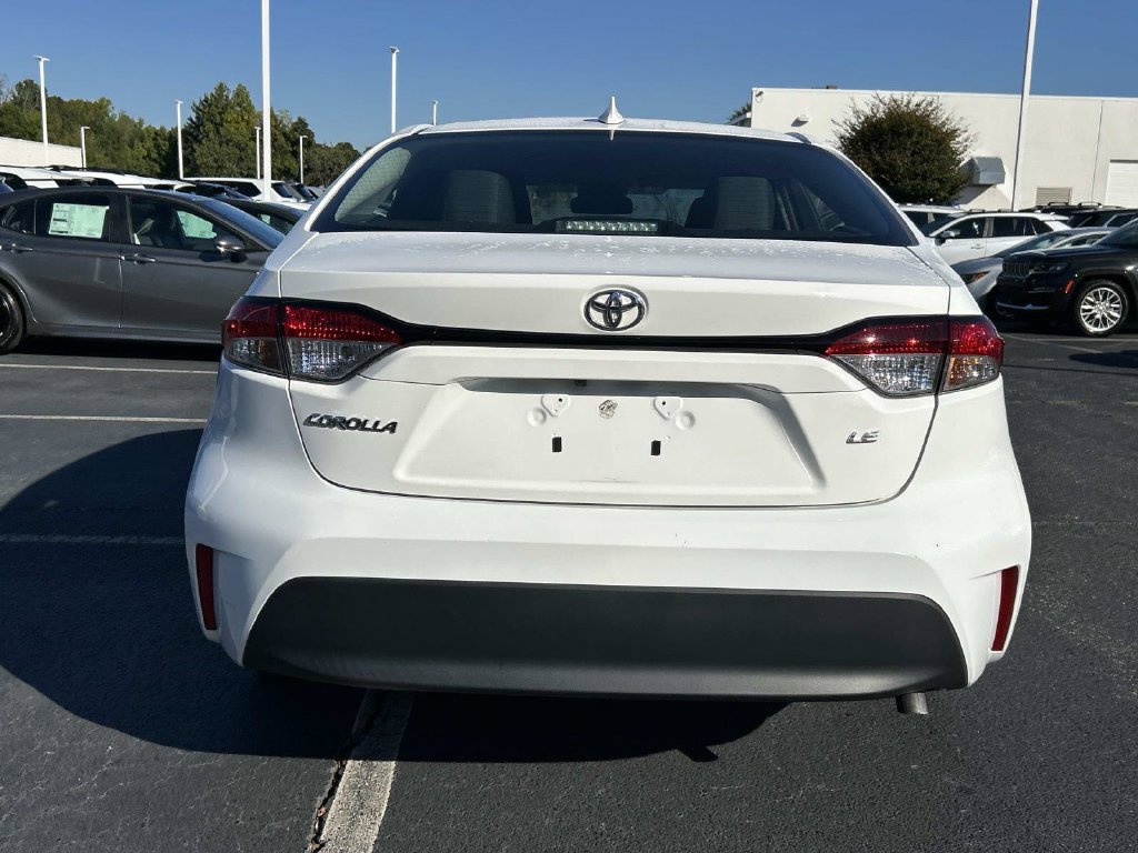 Used 2024 Toyota Corolla LE w/ LE Convenience Package FWD image 7