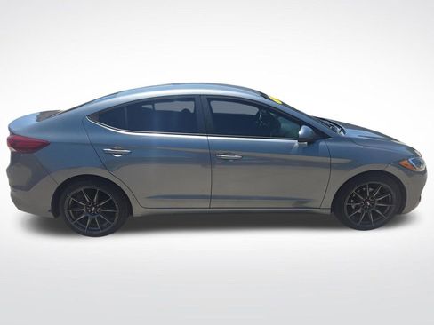 Used 2018 Hyundai Elantra SE FWD image 7