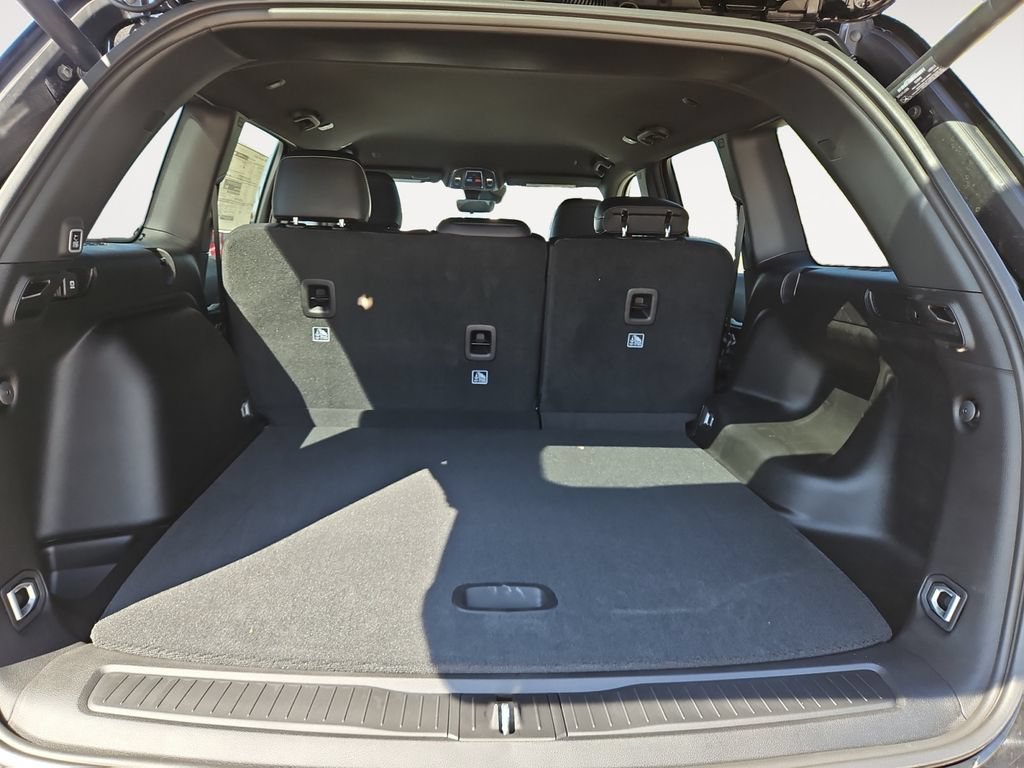 New 2025 Jeep Grand Cherokee Limited w/ Black Appearance Package AWD/4WD image 11
