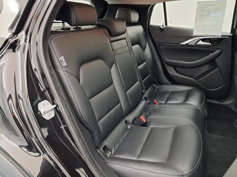 Used 2018 INFINITI QX30 AWD image 21