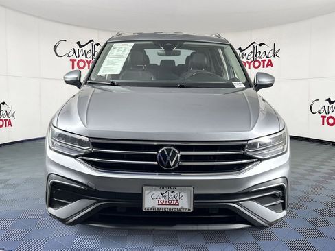 Used 2024 Volkswagen Tiguan SE image 3