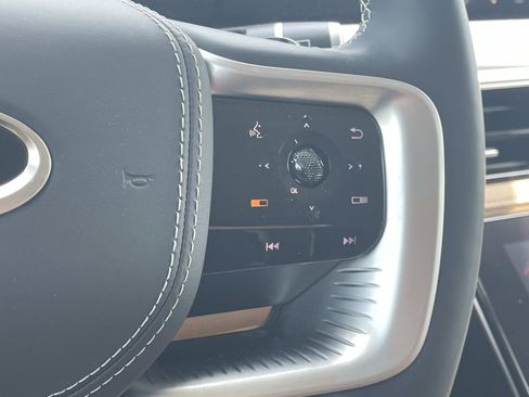 Used 2025 INFINITI QX80 Sensory AWD/4WD image 27