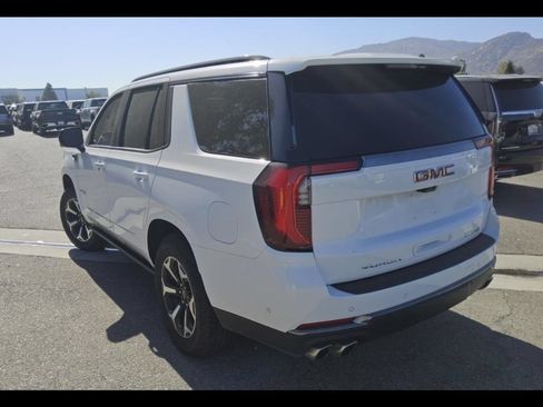 Used 2025 GMC Yukon AT4 w/ AT4 Premium Plus Package AWD/4WD image 7