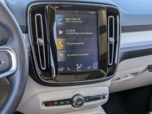 Used 2019 Volvo XC40 T5 Momentum image 16