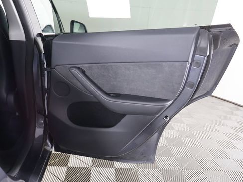 Used 2023 Tesla Model Y Long Range AWD/4WD image 28