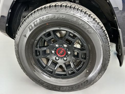 Certified 2023 Toyota 4Runner SR5 Premium w/ Moonroof Package AWD/4WD image 32