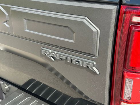 Used 2018 Ford F150 Raptor w/ Equipment Group 802A Luxury AWD/4WD image 14