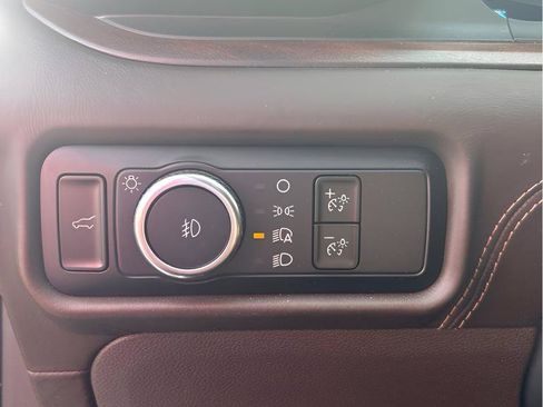 Used 2023 Ford Explorer King Ranch AWD/4WD image 10