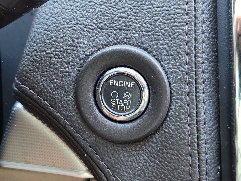 Used 2011 Lincoln MKX 2WD w/ 101A Rapid Spec Order Code image 12