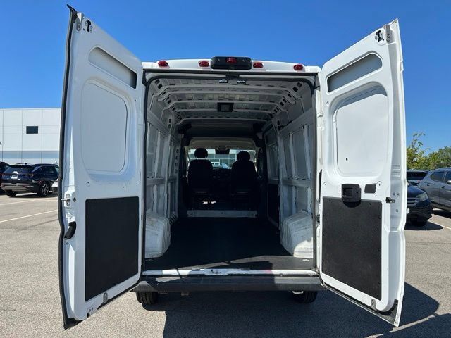 Used 2024 RAM ProMaster 2500 w/ Convenience Group FWD image 12