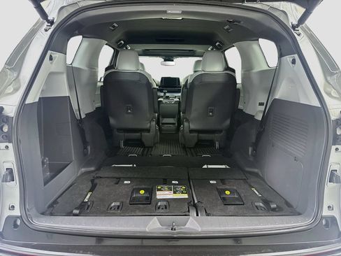 Used 2024 Toyota Sienna XSE AWD/4WD image 26