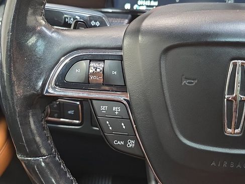 Used 2019 Lincoln Navigator Reserve image 32