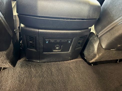 Used 2018 RAM 2500 Laramie w/ Sport Appearance Group AWD/4WD image 23
