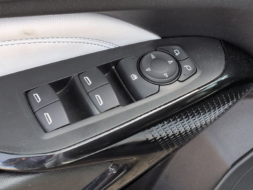 Used 2026 Chevrolet Trax LT FWD image 13