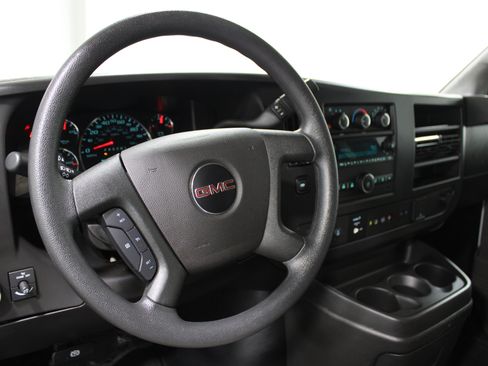 Used 2025 GMC Savana 3500 LT w/ LT Preferred Equipment Group RWD image 2