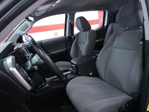 Used 2018 Toyota Tacoma SR5 image 10