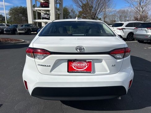 Used 2025 Toyota Corolla LE image 6