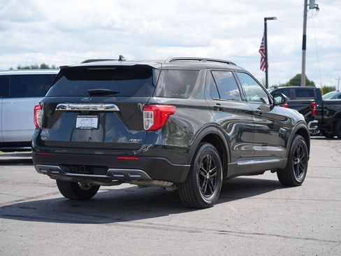 Used 2024 Ford Explorer XLT w/ Equipment Group 202A AWD/4WD image 3