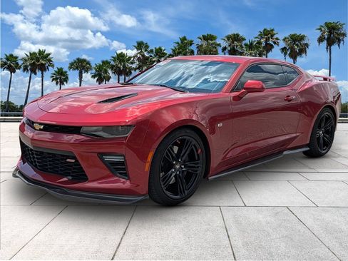 Used 2018 Chevrolet Camaro SS RWD image 3