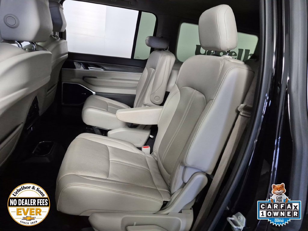 Used 2023 Jeep Wagoneer Series III w/ Preferred Equipment Group AWD/4WD image 24