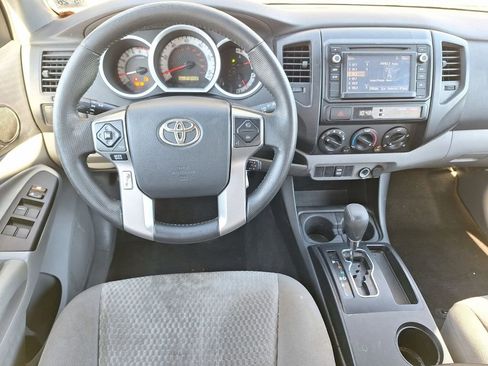 Used 2014 Toyota Tacoma PreRunner image 17