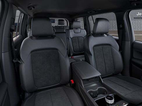 New 2025 Jeep Grand Cherokee L Laredo AWD/4WD image 56