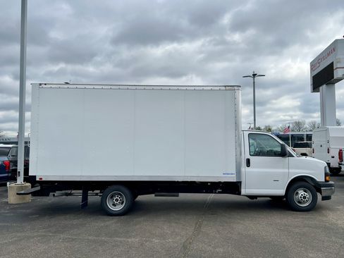 New 2025 GMC Savana 3500 Extended w/ Power Convenience Package RWD image 3