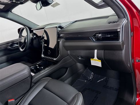 New 2026 GMC Yukon XL Elevation image 25