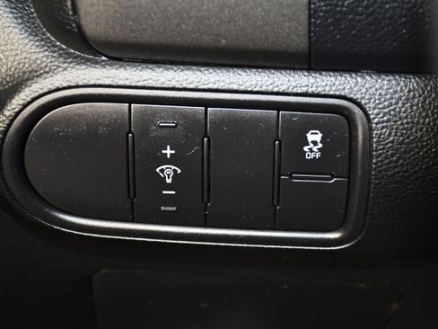 Used 2018 Kia Forte LX image 31