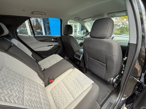 Used 2022 Chevrolet Equinox LS w/ LS Convenience Package AWD/4WD image 36