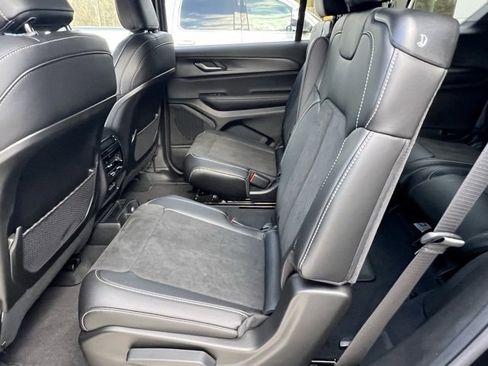 New 2025 Jeep Grand Cherokee L Altitude image 22