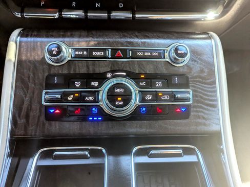 Used 2020 Lincoln Aviator Reserve w/ Equipment Group 202A image 27